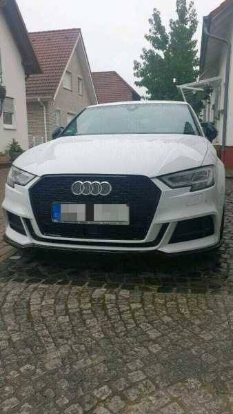 Upgrade Sportgrill / Kühlergrill für Audi A3 8V Facelift 17+  Hochglanz schwarz in Wabendesign
