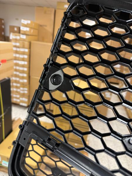 B-Ware  Upgrade "Plus" Sportgrill / Kühlergrill für Audi A4 B7 8E 04-07 Hochglanz Schwarz in Wabendesign