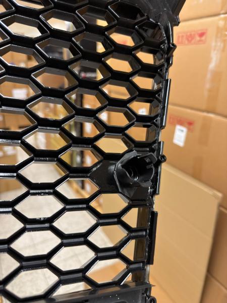 B-Ware  Upgrade "Plus" Sportgrill / Kühlergrill für Audi A4 B7 8E 04-07 Hochglanz Schwarz in Wabendesign