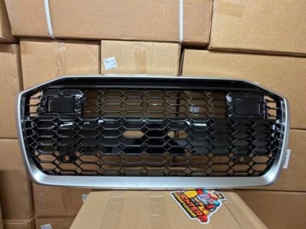 B-Ware  Upgrade Sportgrill / Kühlergrill für Audi A6 C8 4A 18-24 Hochglanz Schwarz / Matt Silber in Wabendesign
