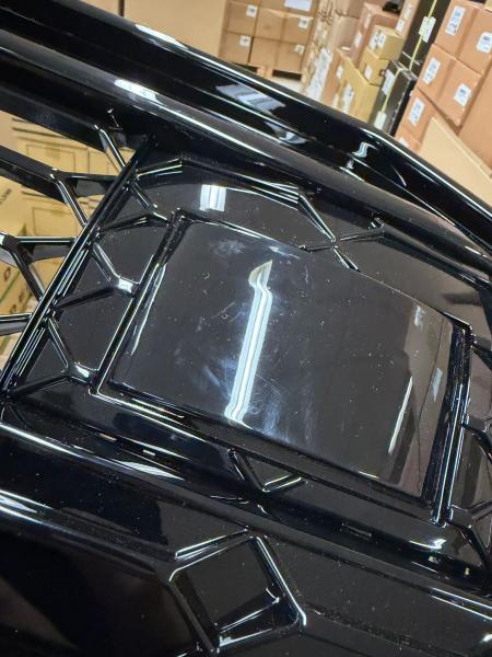 B-Ware  Upgrade Sportgrill / Kühlergrill für Audi A6 C8 4A 18-24 Hochglanz Schwarz in Wabendesign