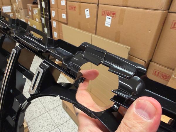 Upgrade Design Kühlergrill für Mercedes C-Klasse W205 / S205 Facelift in Chrom Schwarz