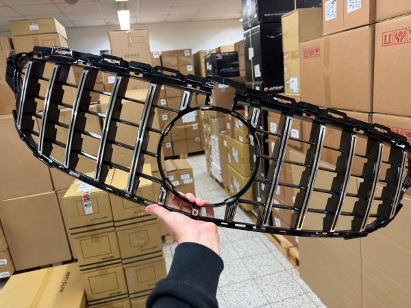 Upgrade Design Kühlergrill für Mercedes C-Klasse W205 / S205 Facelift in Chrom Schwarz