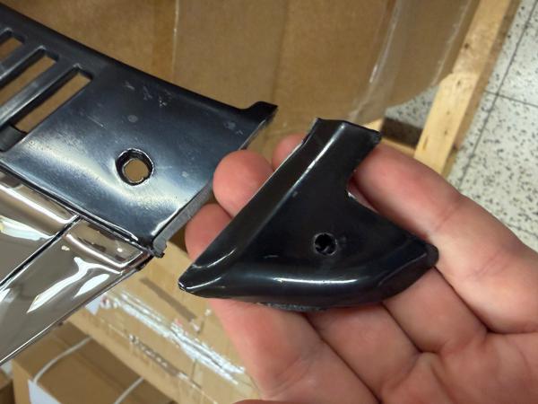 B-Ware  Upgrade Design Kühlergrill ohne Emblem, mit Emblemhalter, Chrom, passend für VW TOURAN (1T1, 1T2) 2006-2009