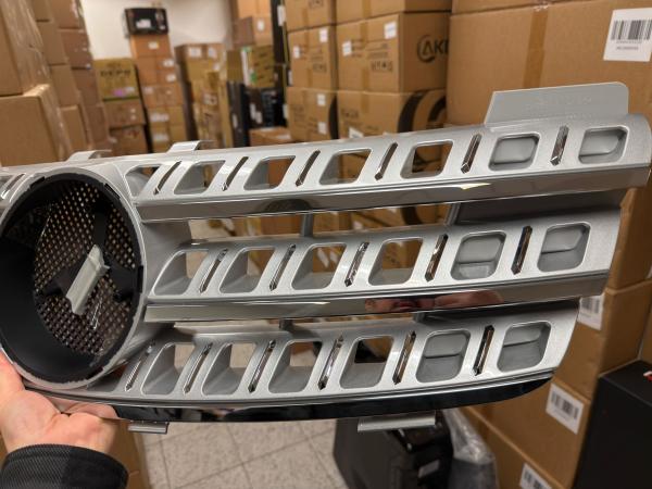 B-Ware - Upgrade Sportgrill / Kühlergrill für Mercedes Benz ML W164 05-08 silber/chrom