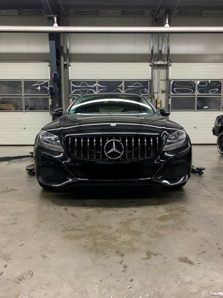 Upgrade Sportgrill / Kühlergrill für Mercedes Benz C-Klasse W205 (MOPF)18+ Hochglanz schwarz/chrom
