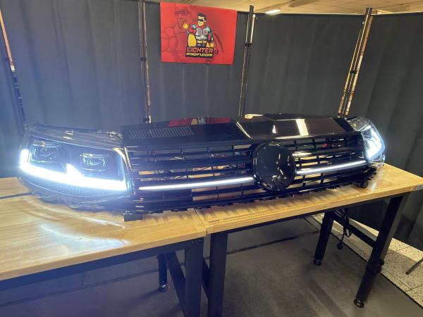 LumiFire Upgrade LED Kühlergrill Sportgrill passend für VW T6 15-19 Hochglanz-schwarz
