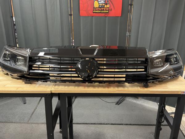 LumiFire Upgrade LED Kühlergrill Sportgrill passend für VW T6 15-19 Hochglanz-schwarz