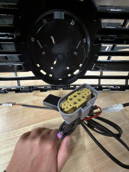 LumiFire Upgrade LED Kühlergrill Sportgrill passend für VW T6 15-19 Hochglanz-schwarz