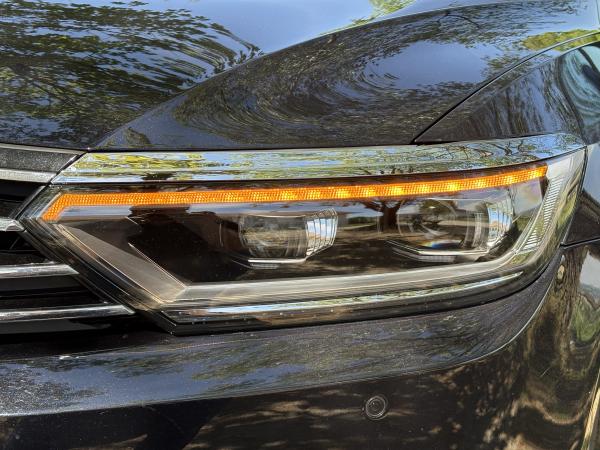 Voll LED Tagfahrlicht Scheinwerfer Set passend für VW Passat B8 14-19 schwarz mit dynamischen LED Blinker & Willkommensfunktion