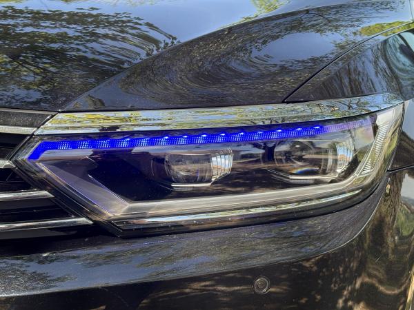 Voll LED Tagfahrlicht Scheinwerfer Set passend für VW Passat B8 14-19 schwarz mit dynamischen LED Blinker & Willkommensfunktion