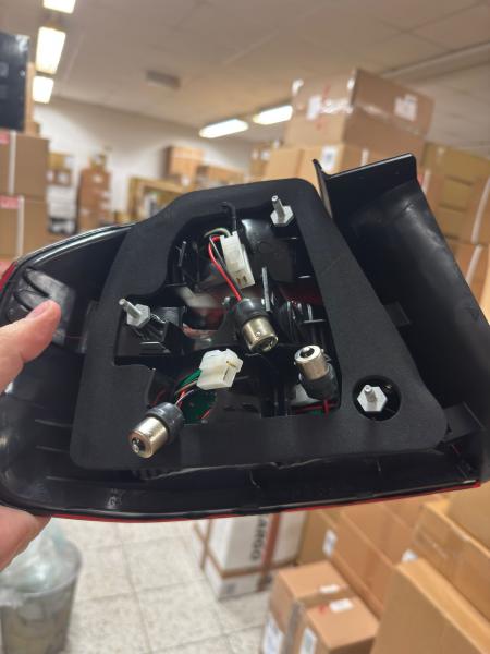 B-Ware - LED Lightbar Design Rückleuchten für BMW 3er E90 05-08 rot/rauch