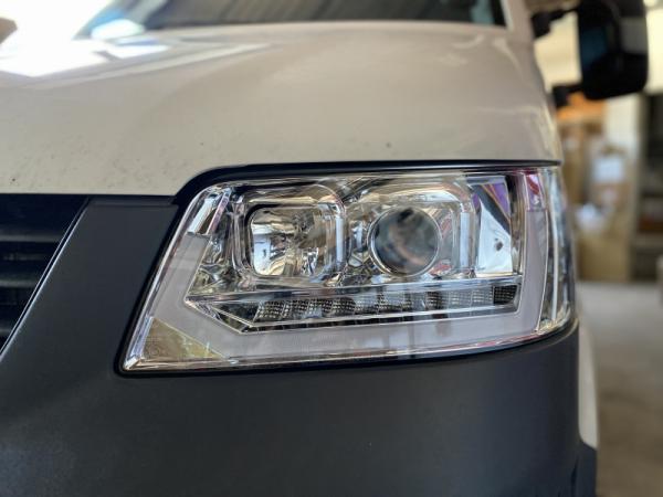 Upgrade LED Tagfahrlicht Scheinwerfer VW T5 03-09 dynamisch schwarz