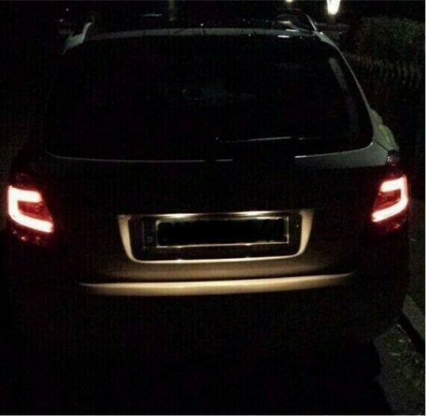 LED Lightbar Design Rückleuchten für Skoda Fabia 2 (5J) 3 und 5 Türer / Kombi 07-14 rauch