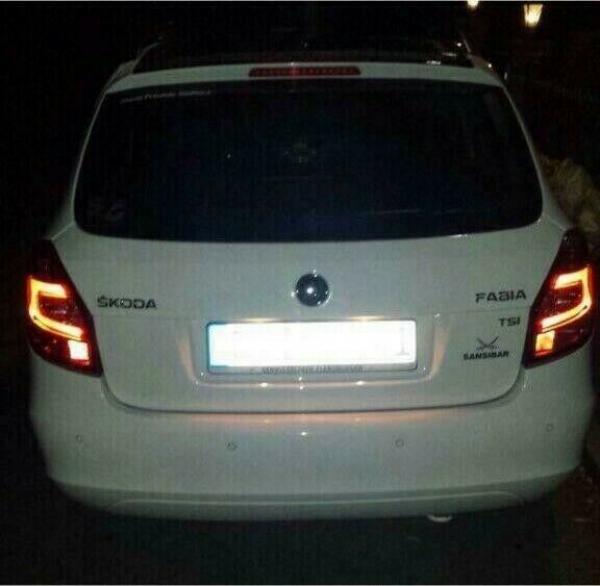 LED Lightbar Design Rückleuchten für Skoda Fabia 2 (5J) 3 und 5 Türer / Kombi 07-14 rauch