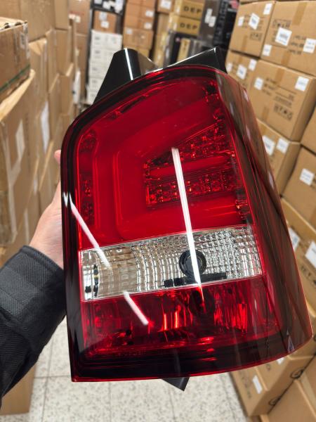 B-Ware - LED Lightbar Design Rückleuchten für VW T5 GP 10-15 rot/klar (Heckklappe) - B-Ware