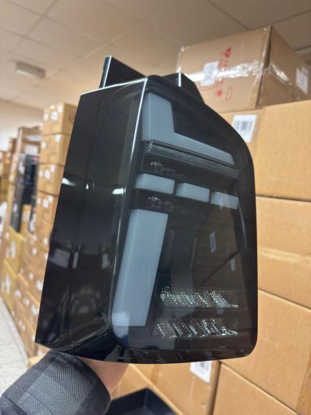 B-Ware - Voll LED Lightbar Design Rückleuchten für VW T5 Facelift (GP) 10-15 schwarz/rauch mit dynamischem Blinker