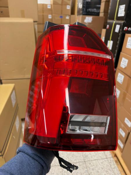 B-Ware -  Voll LED Lightbar Design Rückleuchten für VW T6.1 20+ rot/klar mit dynamischem Blinker