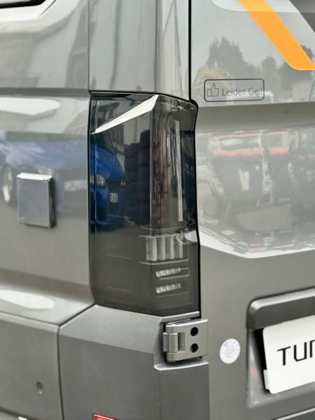 Paket - LED Tagfahrlicht Scheinwerfer-schwarz dynamisch +  Voll LED Upgrade Design Rückleuchten Set schwarz/klar mit dyn.Blinker passend für VW Crafter II / MAN TGE 2017+