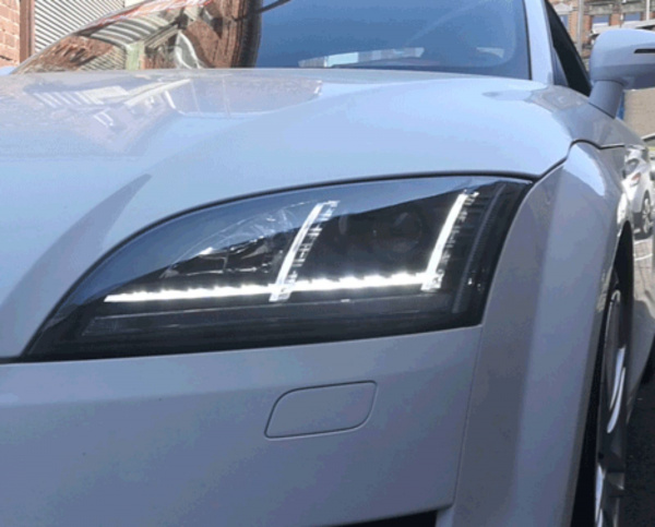 LED Tagfahrlicht Design Scheinwerfer für Audi TT 8J 06-10 schwarz