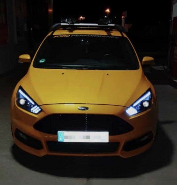 LED Tagfahrlicht Scheinwerfer für Ford Focus MK3 Facelift 14-18 schwarz mit dynamischem LED Blinker