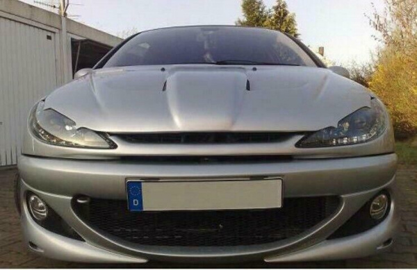 LED Tagfahrlicht Design Scheinwerfer für Peugeot 206 98-02 schwarz
