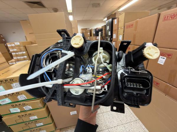 B-Ware  Ein Upgrade Design Angel Eyes Scheinwerfer / Nur Fahrerseite - für VW Golf 4 97-03 schwarz