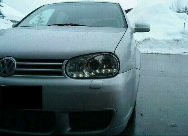 LED Tagfahrlicht Design Scheinwerfer für VW Golf 4 97-03 chrom