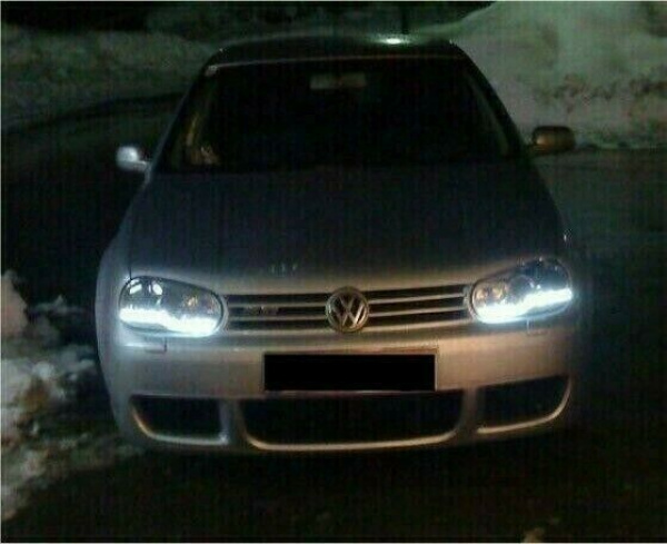 LED Tagfahrlicht Design Scheinwerfer für VW Golf 4 97-03 chrom