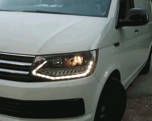 LED Tagfahrlicht Scheinwerfer für VW T6 15-19 schwarz mit LED Blinker