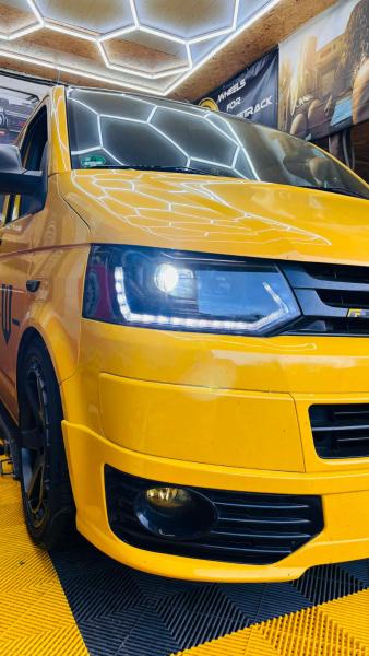 VOLL LED Tagfahrlicht Scheinwerfer Set für VW T5 GP (Facelift) 10-15 schwarz mit dynamischem LED Blinker