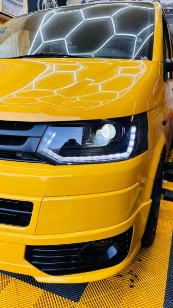 VOLL LED Tagfahrlicht Scheinwerfer Set für VW T5 GP (Facelift) 10-15 schwarz mit dynamischem LED Blinker