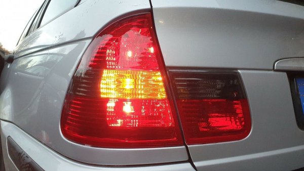 Upgrade Design Rückleuchten für BMW 3er E46 Touring 99-05 rot/rauch