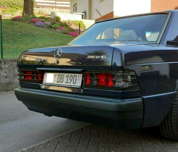 Upgrade Design Rückleuchten für Mercedes Benz 190 / W201 82-93 schwarz/rauch