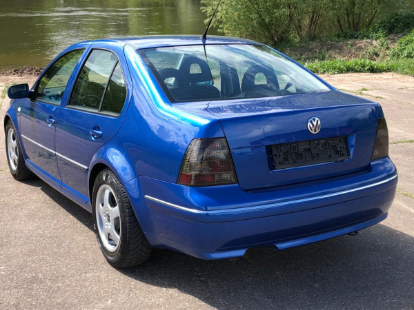 Upgrade Design Rückleuchten für VW Bora 98-05 schwarz/rauch