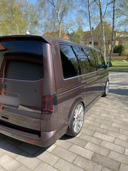 Voll LED Lightbar Design Rückleuchten für VW T5 Facelift (GP) 10-15 rot/rauch mit dynamischen Blinker