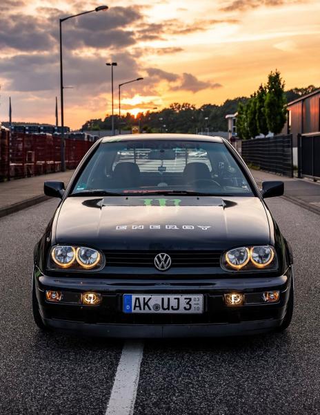Upgrade Design Angel Eyes Scheinwerfer für VW Golf 3 91-97 schwarz
