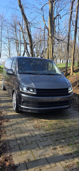 Voll-LED-"Specialized"-Black-Edition-Tagfahrlicht-Scheinwerfer-Set mit Welcome Funktion + Voll-LED-Lightbar-Design-Rückleuchten-Set + dynamischem LED-Blinker passend für VW T6 15-19 (Heckklappe/LED)