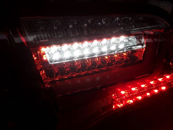 VOLL-LED Lightbar Design Rückleuchten für Audi A6 4F Avant (C6) 04-11 rot/klar dynamischer Blinker