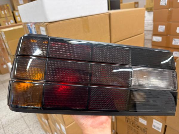 B-Ware  Exklusiv Classic-Sport Design Rückleuchten passend für BMW 3er E30 Facelift Limo, 2-Türer (Coupe), Cabrio, Touring 87-94 schwarz