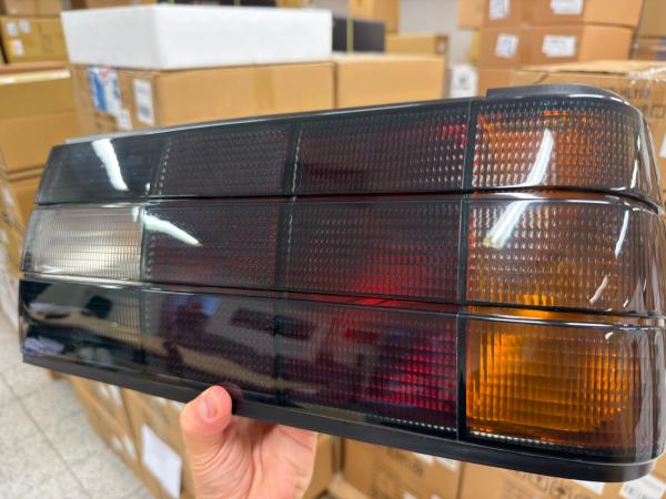 B-Ware  Exklusiv Classic-Sport Design Rückleuchten passend für BMW 3er E30 Facelift Limo, 2-Türer (Coupe), Cabrio, Touring 87-94 schwarz