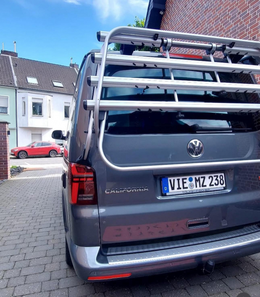 Voll LED Lightbar Design Rückleuchten für VW T5 03-09 / T5 GP (Facelift) 10-15 rot/rauch mit dynamischen Blinker