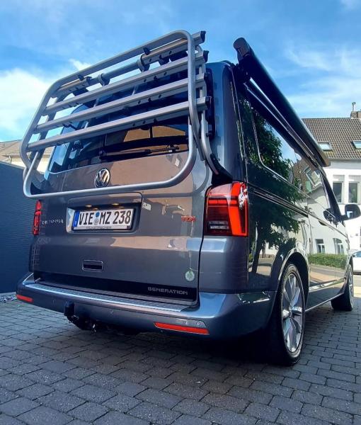 Voll LED Lightbar Design Rückleuchten für VW T5 03-09 / T5 GP (Facelift) 10-15 rot/rauch mit dynamischen Blinker