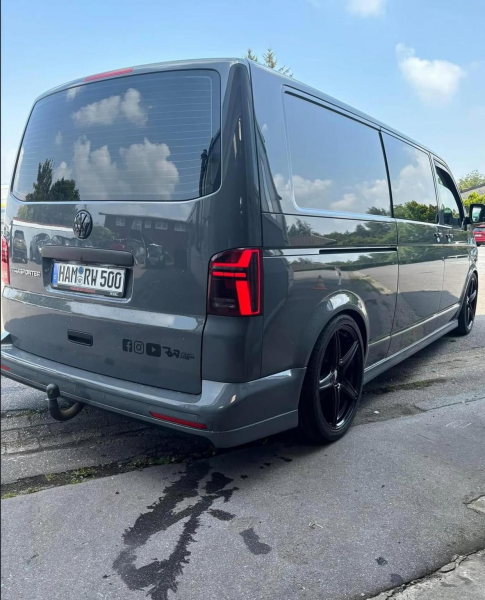 Voll LED Lightbar Design Rückleuchten für VW T5 03-09 / T5 GP (Facelift) 10-15 rot/rauch mit dynamischen Blinker
