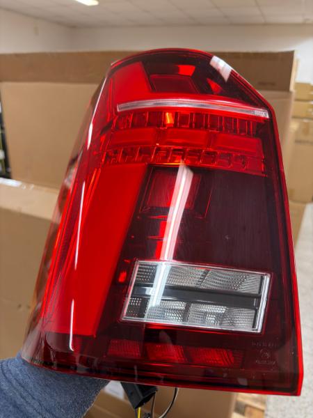 B-Ware  Voll LED Lightbar Design Rückleuchten passend für VW T6 15-19 rot/rauch mit dynamischen Blinker (für Heckklappe/Halogen)