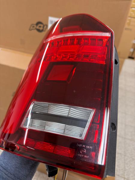 B-Ware  Voll LED Lightbar Design Rückleuchten passend für VW T6 15-19 rot/rauch mit dynamischen Blinker (für Heckklappe/Halogen)