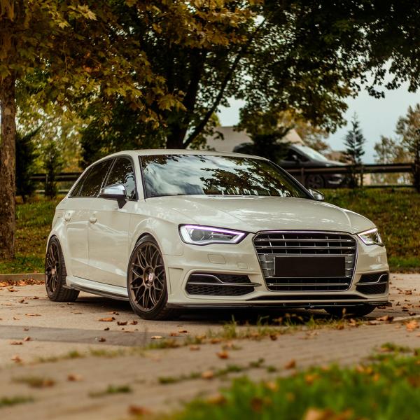 Upgrade Design Seitenschweller Set passend für Audi A3 / S3 8V Facelift 13-19 Hochglanz schwarz