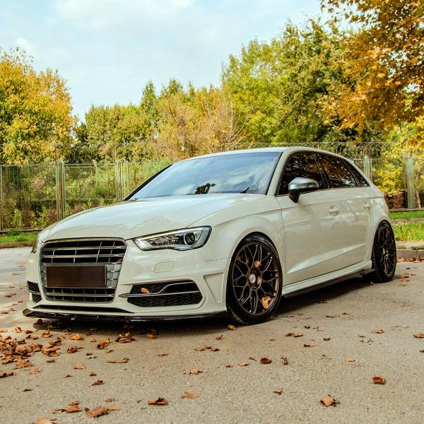 Upgrade Design Seitenschweller Set passend für Audi A3 / S3 8V Facelift 13-19 Hochglanz schwarz