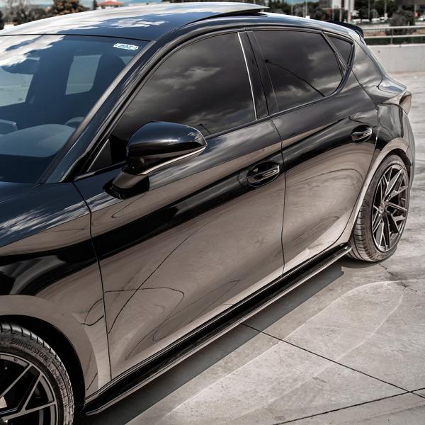 Upgrade Sport Design Seitenschweller Set passend für Seat CUPRA Leon MK1 / MK1 Facelift 20+ Hochglanz schwarz