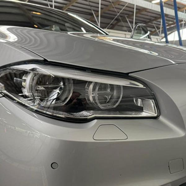 VOLL LED Angel Eyes Scheinwerfer Set für BMW 5er F10/F11 LCI (Facelift) 13-16 schwarz